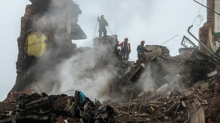 Zerstörung nach russischen Angriffen auf die ukrainische Stadt Ternopil.