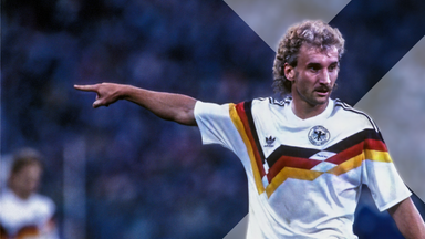 Rudi Völler auf dem Spielfeld für die deutsche Nationalmannschaft.