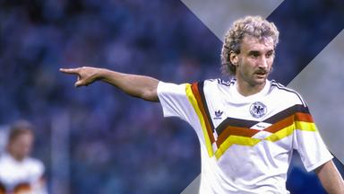 Rudi Völler auf dem Spielfeld für die deutsche Nationalmannschaft.