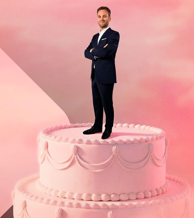 Leon Windscheid mit Hochzeitstorte (Collage)