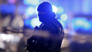 Bewaffnete Polizisten am 25.03.2016  in Brüssel (Belgien)