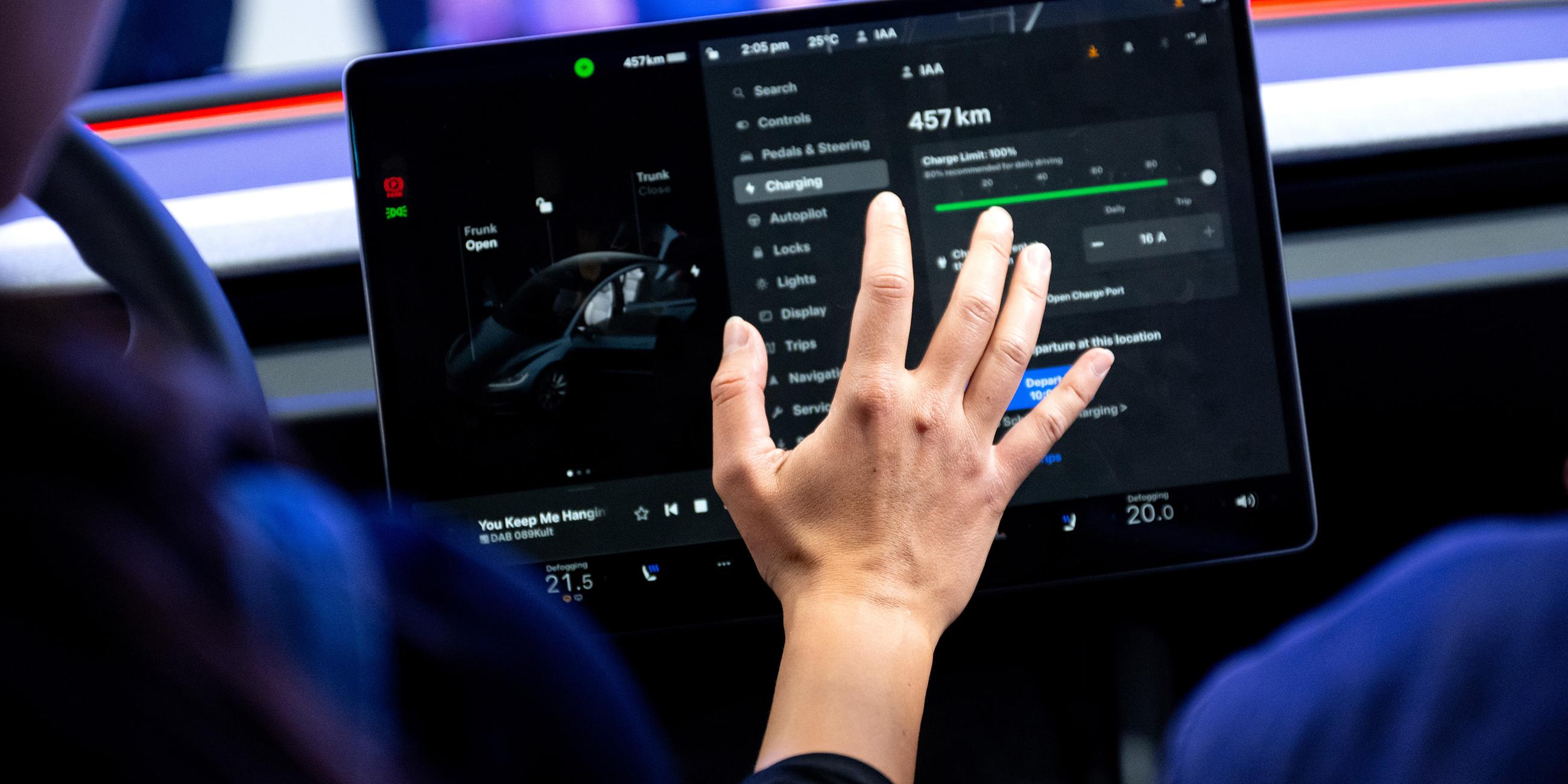 Display eines Tesla