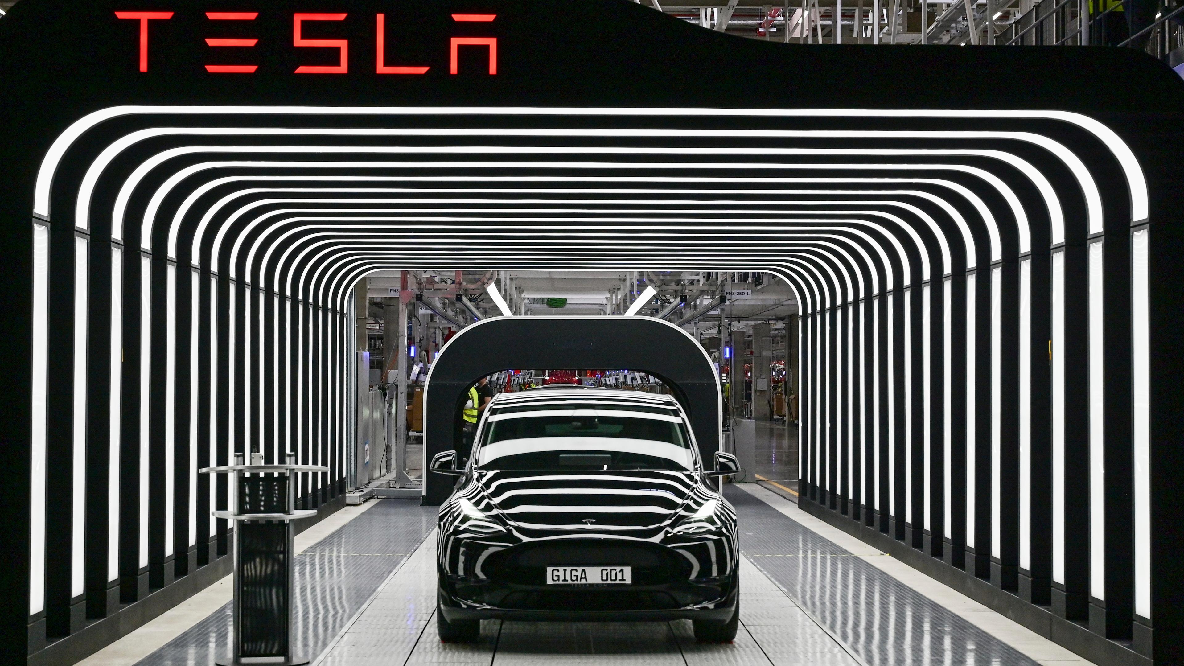 Teslas Model Y bei der Eröffnung der Tesla Gigafactory in Gruenheide.