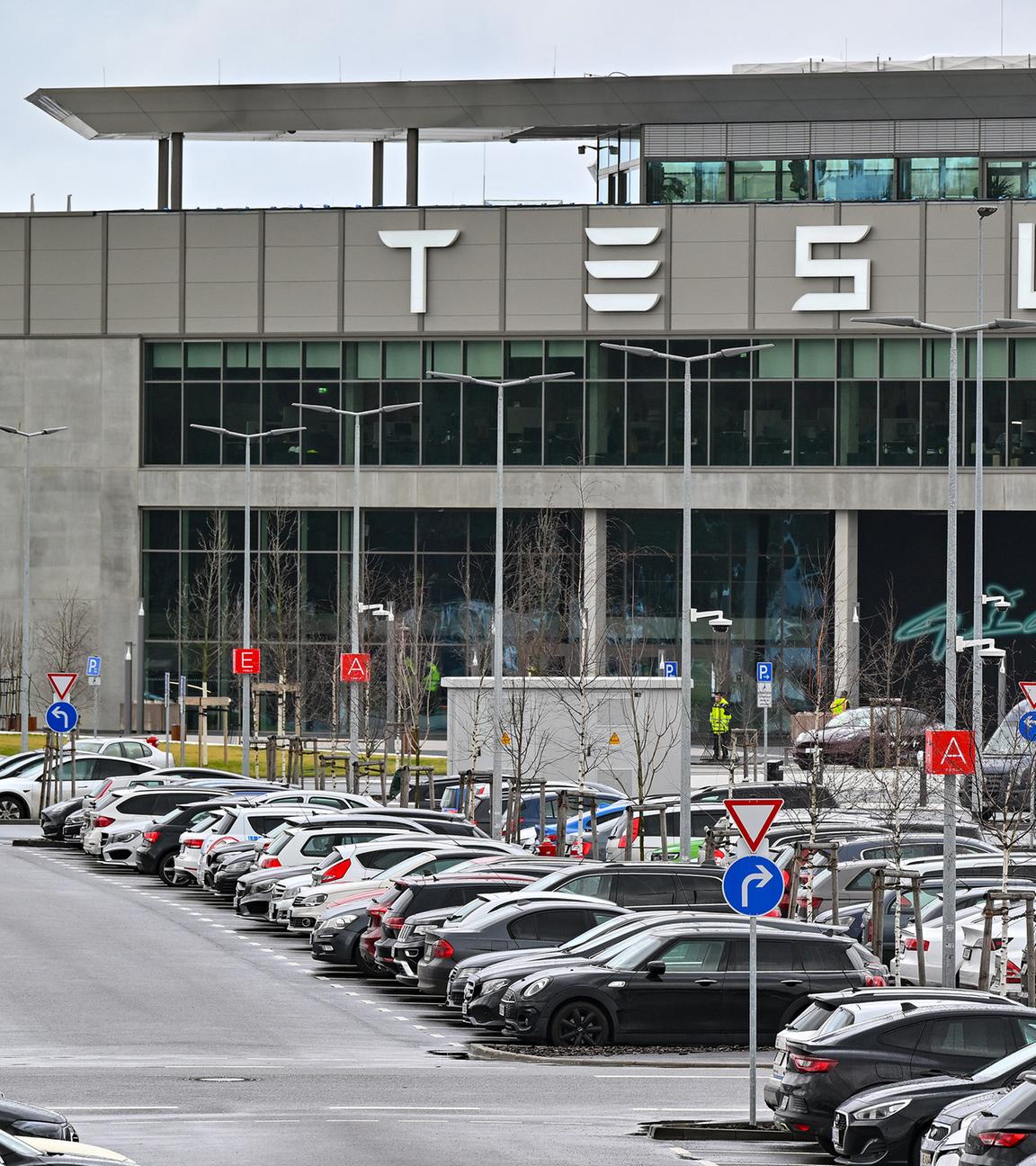 Das Werk der Tesla-Gigafactory Gerünheide, Berlin-Brandenburg, aufgenommen am 20.02.2024
