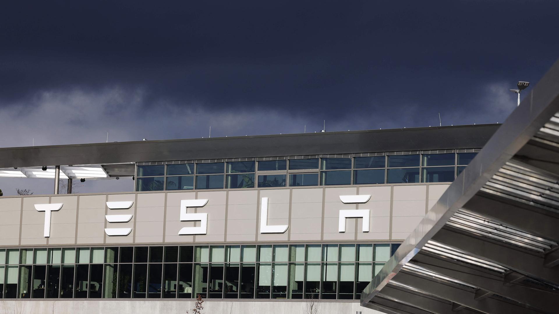 Die Tesla-Autofabrik in Grünheide Berlin-Brandenburg, aufgenommen am 20.11.2024