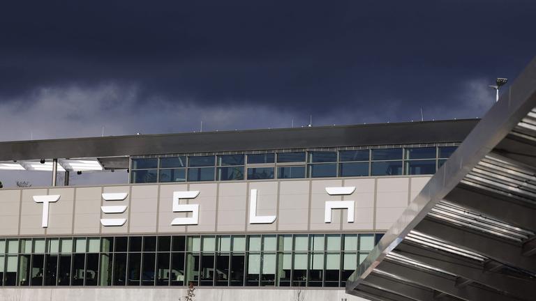 Die Tesla-Autofabrik in Grünheide Berlin-Brandenburg, aufgenommen am 20.11.2024