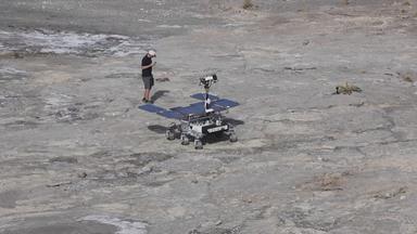 Prototyp eines Mars-Rovers bei der Testung