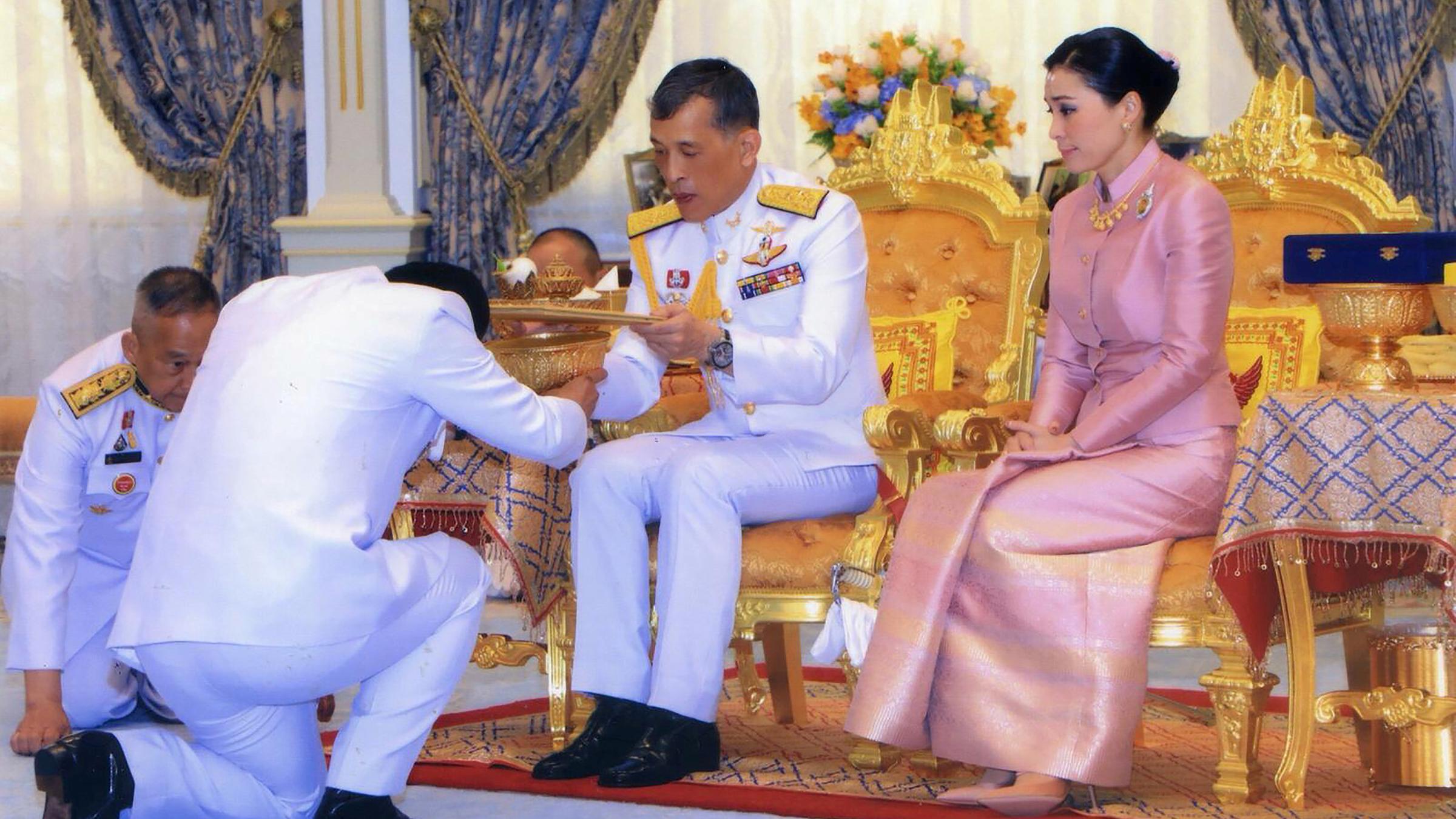 Kronprinz Maha Vajiralongkorn und Suthida