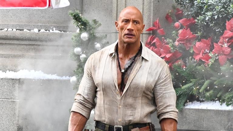 The Rock gratuliert Liu zu Trailblazer Award