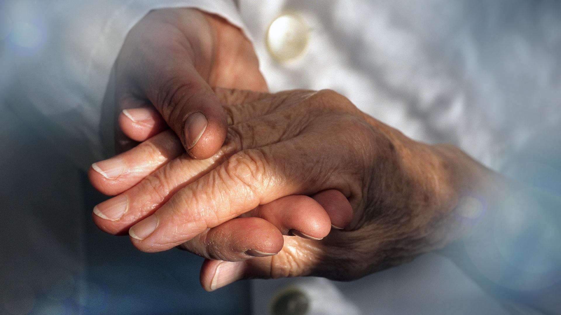 Sterbehilfe/Lebensende/Pflege im Alter