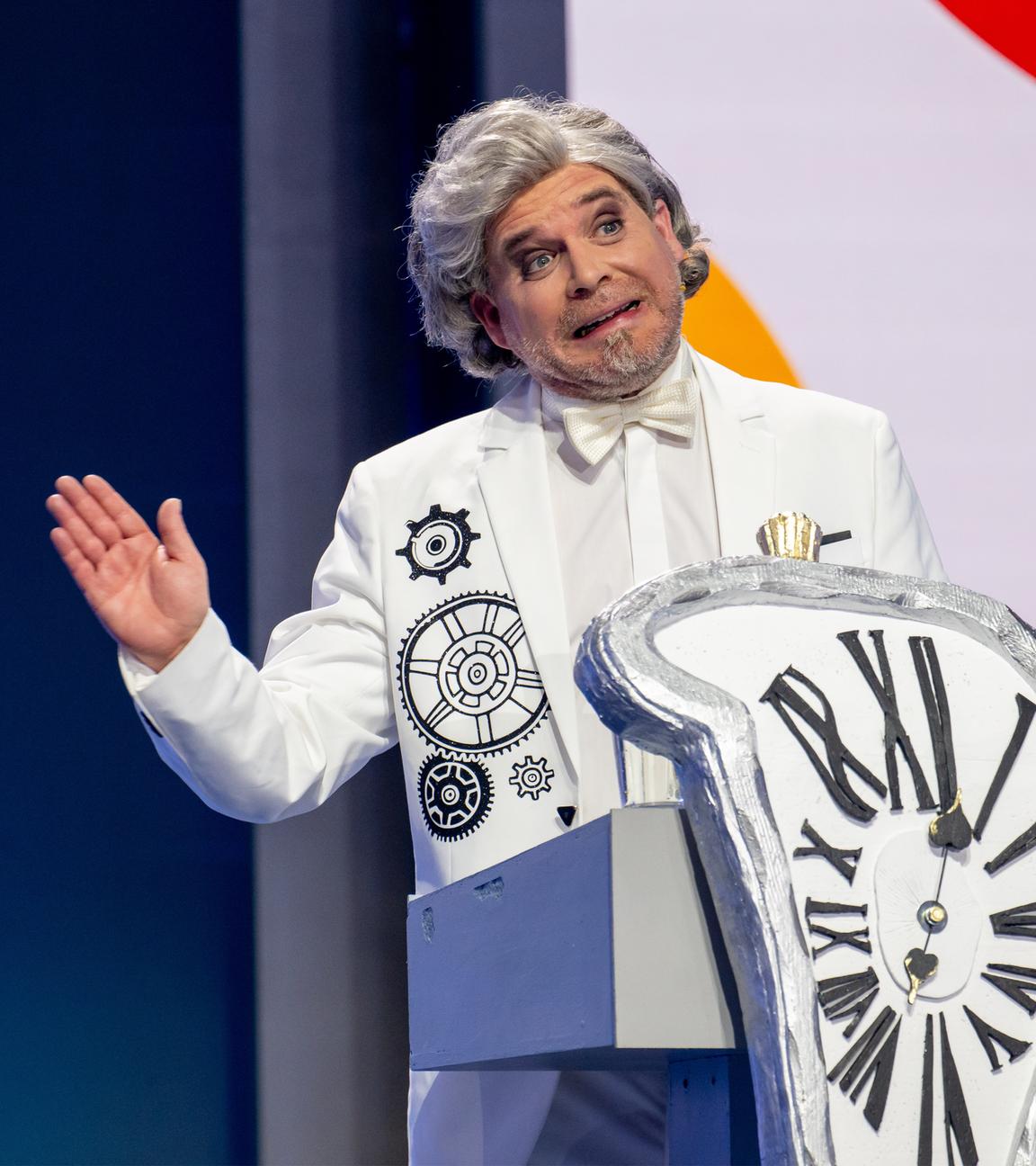 Thomas Becker als "Zeitgeist" bei "Mainz bleibt Mainz, wie es singt und lacht"