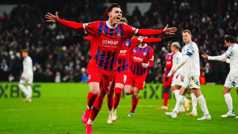 Thomas Keller, Heidenheim, jubelt über sein Tor zum 1:1 gegen Kopenhagen