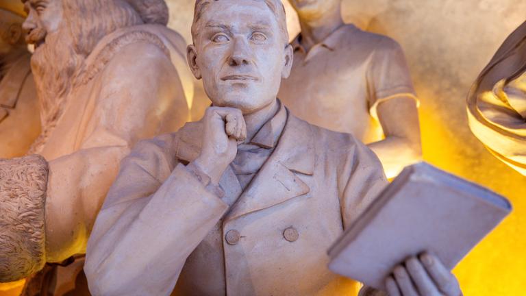 Eine aus Marzipan gefertigte Figur von Thomas Mann steht im Marzipanmuseum der Firma Niederegger. Zum 150. Geburtstag von Thomas Mann gibt es neben einem Festakt mit dem Bundespräsidenten und einer Ausstellung mit dem Titel «Meine Zeit. 