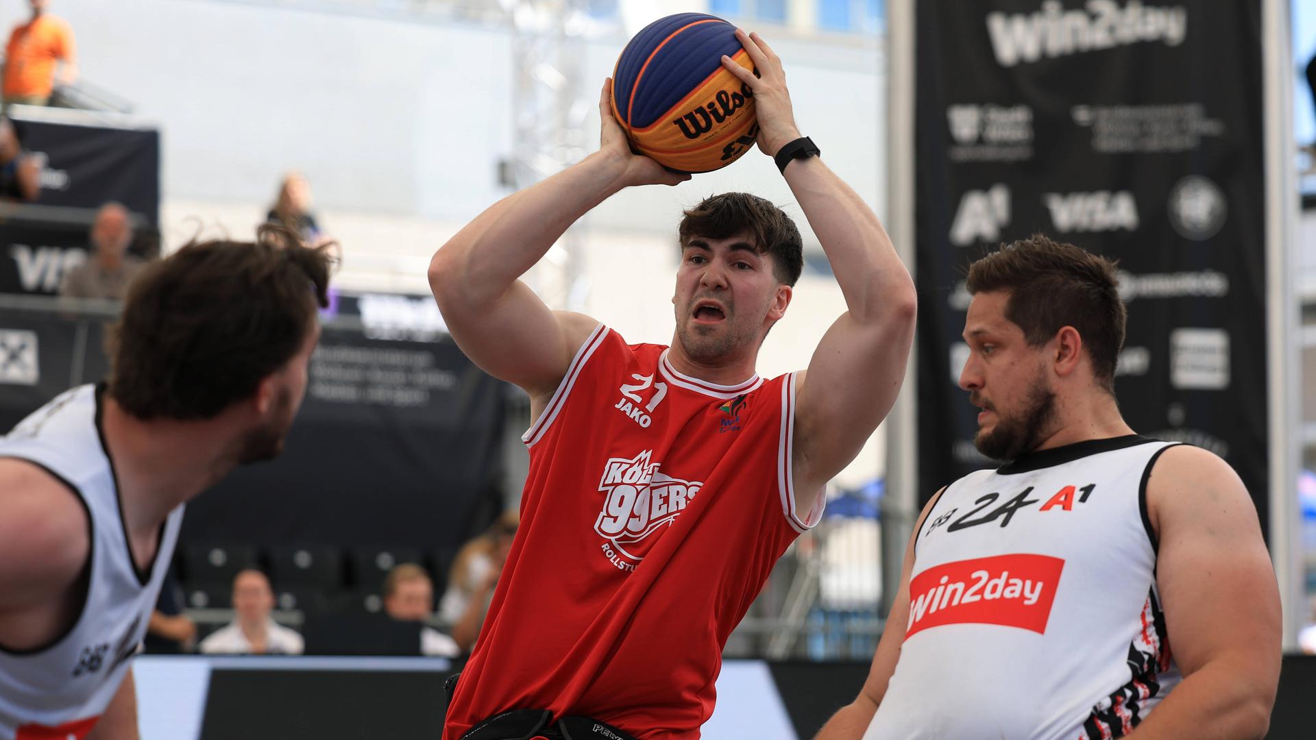 Thomas Reier (m) in Aktion bei der World Tour in Wien 