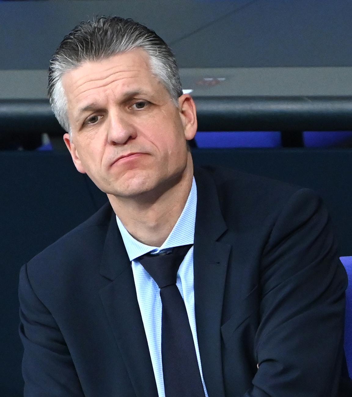  Thorsten Frei (CDU), Chef des Bundeskanzleramts und Bundesminister für besondere Aufgaben, in der 46. Plenarsitzung der 21. Legislaturperiode im Deutschen Bundestag. 