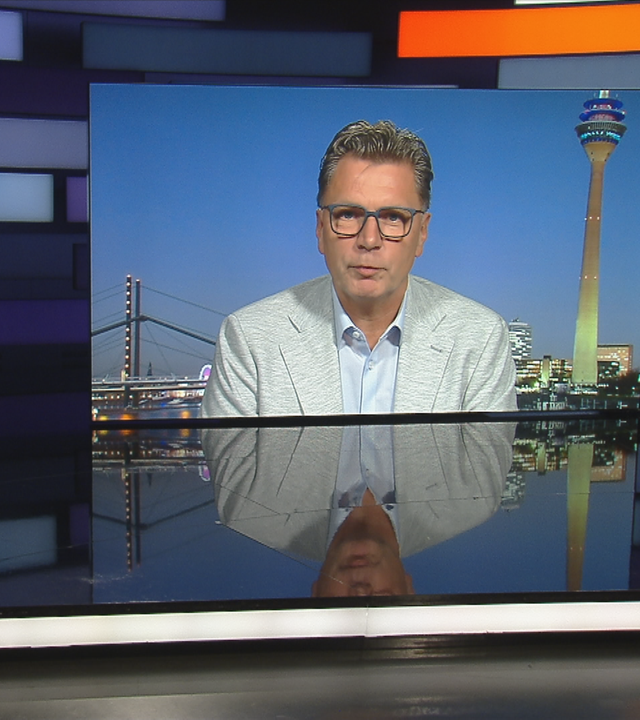 ZDF-Schiedsrichterexperte Thorsten Kinhöfer im aktuellen sportstudio