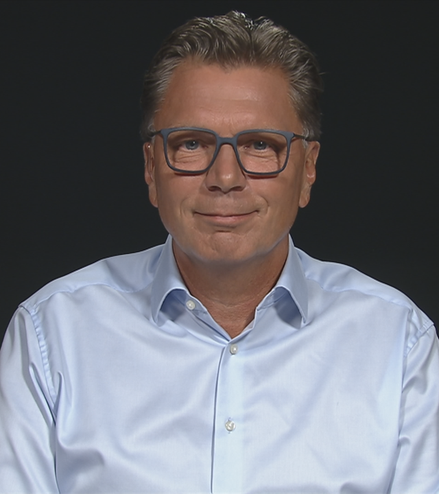 Der deutsche ZDF-Schiedsrichterexperte Thorsten Kinhöfer in der Liveschalte beim aktuellen Sportstudio 