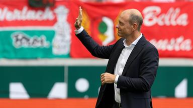 Chef-Trainer Jess Thorup (FC Augsburg) gruselt die Fans, FC Augsburg vs. 1. FC Union Berlin, Fußball, 1. Bundesliga, 34. Spieltag, 17.05.2025 