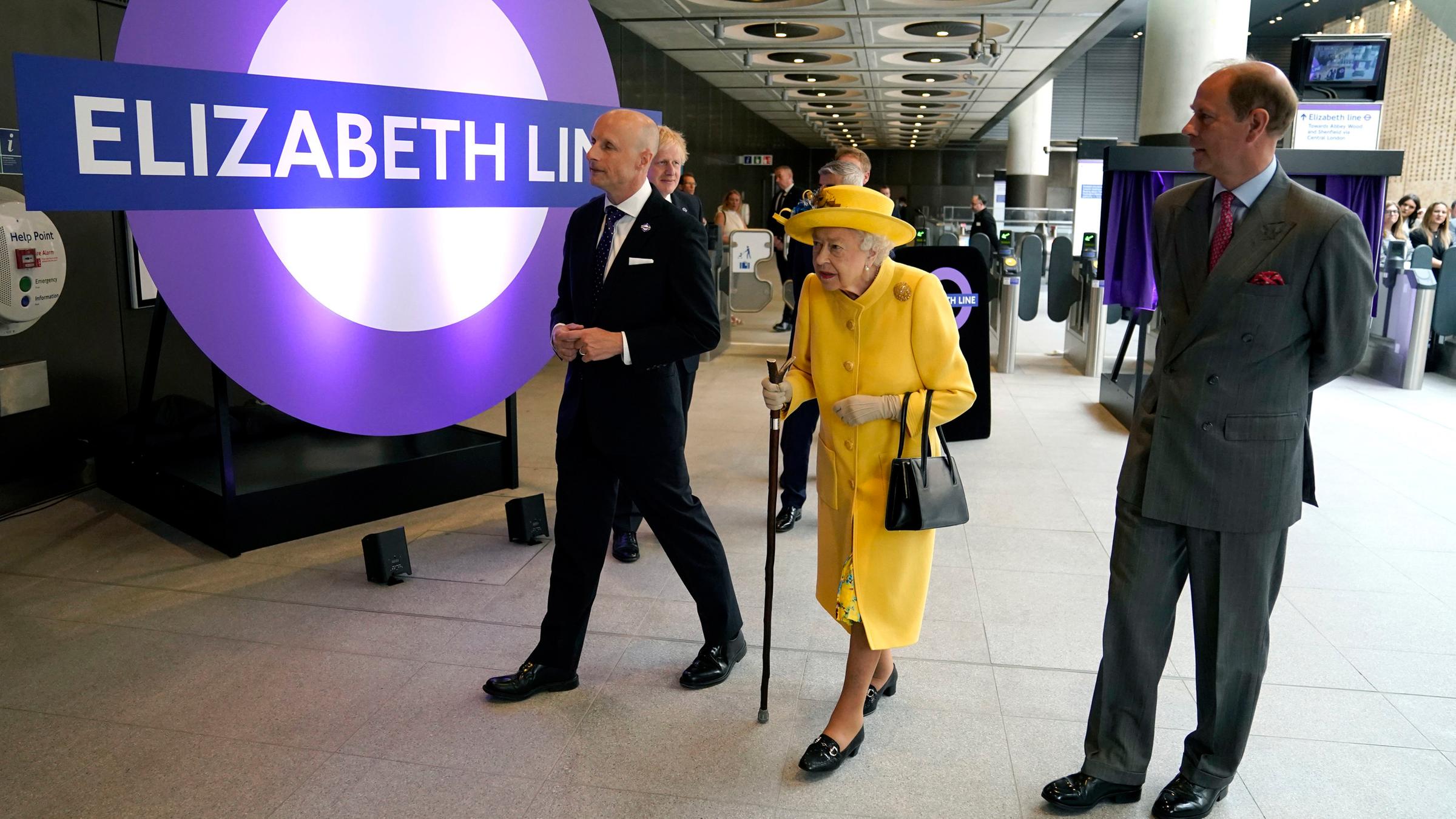 Queen Elizabeth II eröffnet ersten Abschnitt der neuen Londoner U-Bahn "Elizabeth Line"