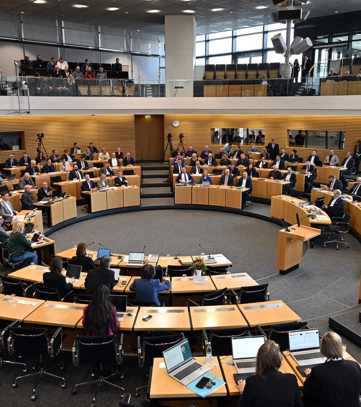  Erfurt: Der Plenarsaal des Thüringer Landtags.