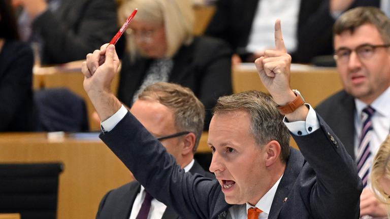 Thüringen, Erfurt: Andreas Bühl (CDU), Parlamentarischer Geschäftsführer, meldet sich zur Geschäftsordnung während der konstituierenden Sitzung des Landtags.