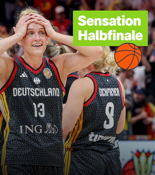 Deutsche Basketballerin auf dem Spielfeld fasst sich an den Kopf 