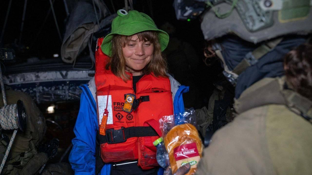 Die israelischen Streitkräfte stoppten am Montagmorgen, dem 9. Juni 2025, ein Hilfsschiff auf dem Weg nach Gaza mit Greta Thunberg und anderen Aktivisten und leiteten es nach Israel um.