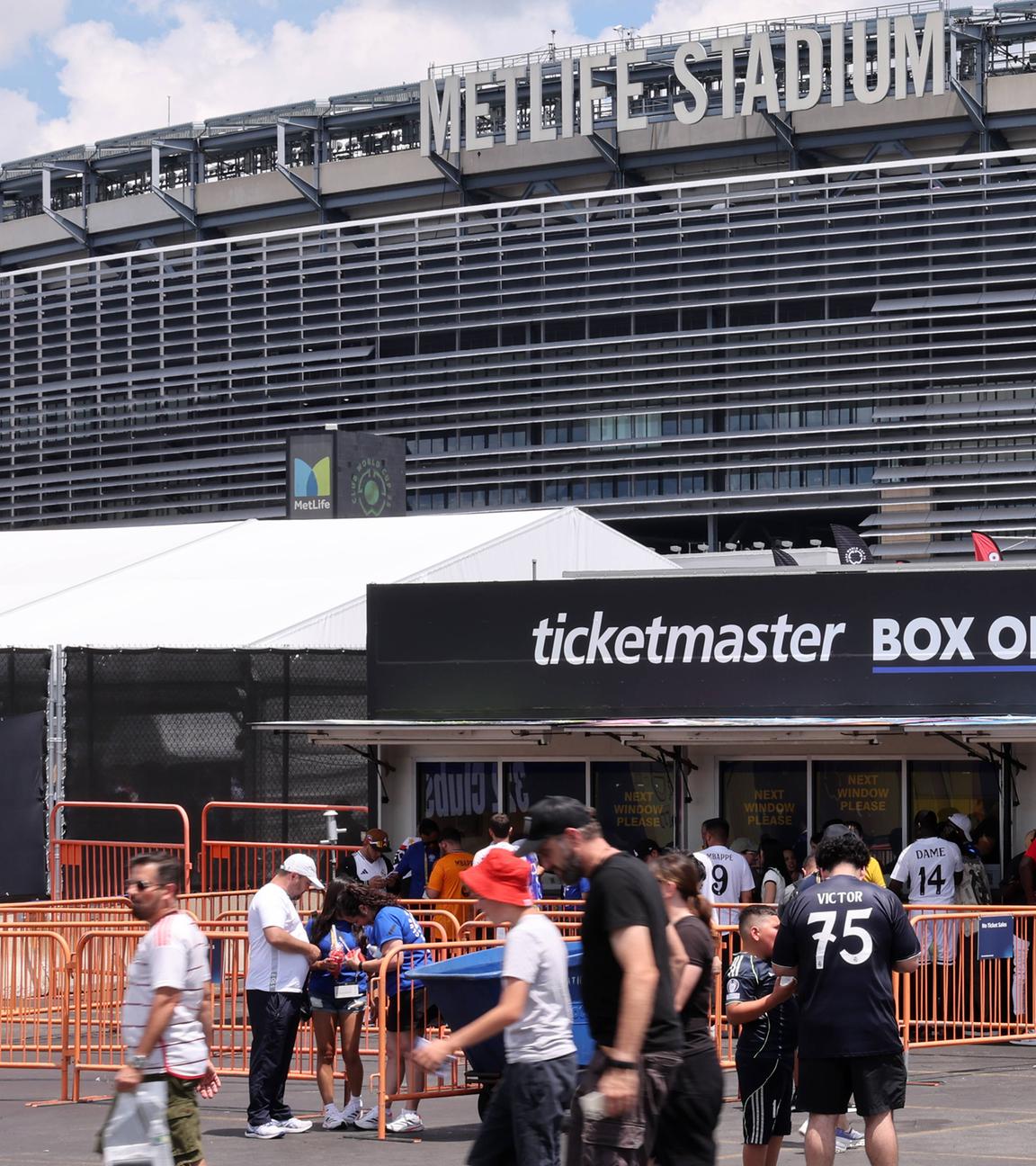 Ein Ticketmaster-Stand vor dem MetLife Stadium in New Jersey