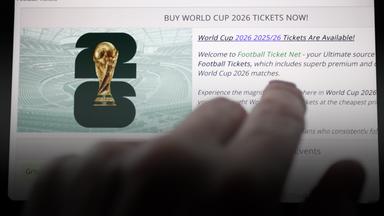 Symbolfoto: Kauf von Tickets zur Fußball-WM 2026 im Internet 