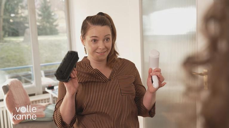 Tierhaare von Kleidung und Möbeln entfernen