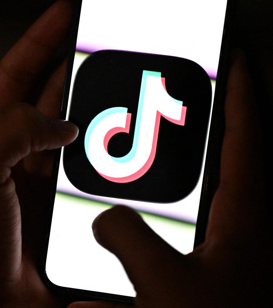 Das TikTok-Logo auf einem Handy-Bildschirm