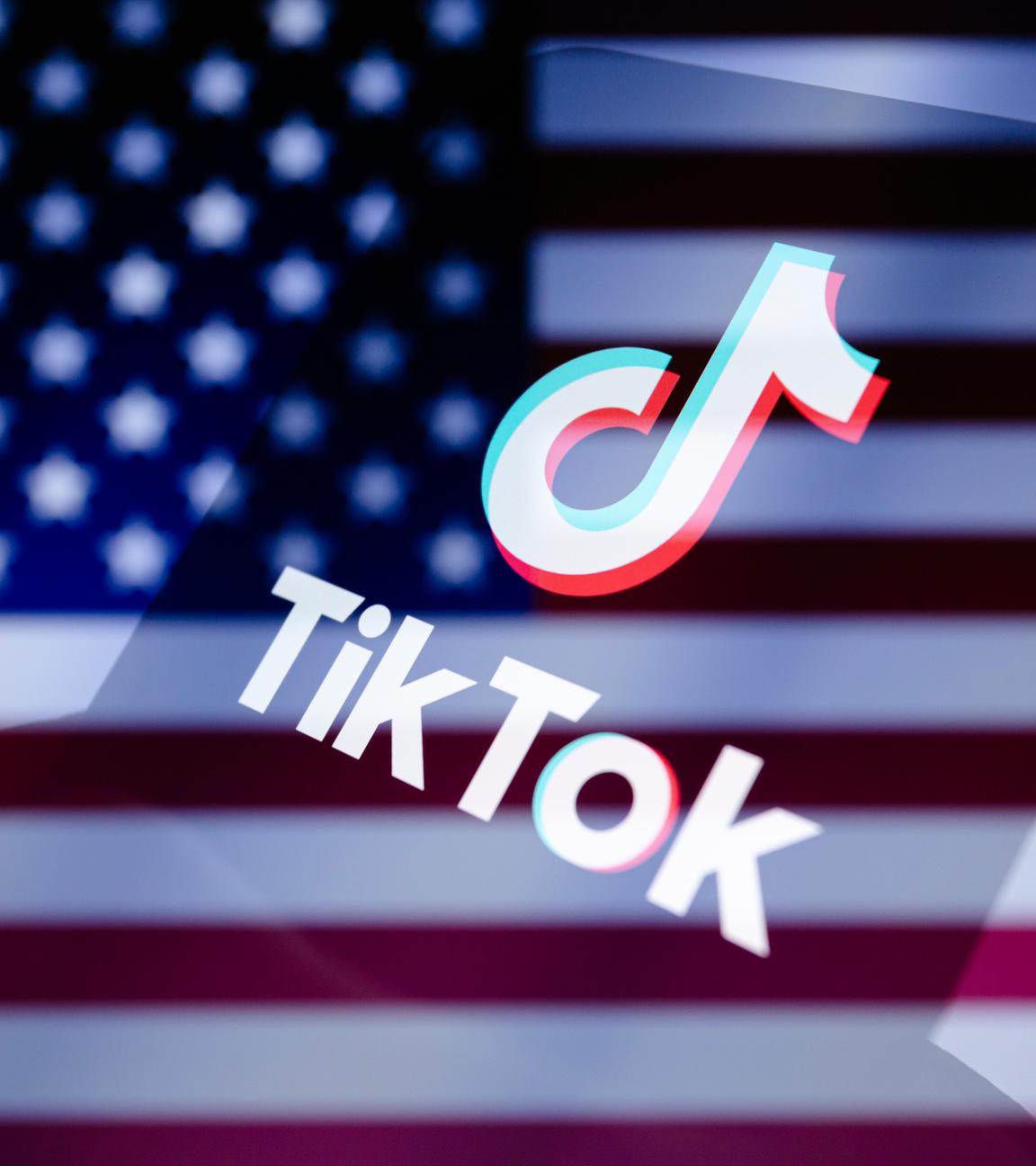 TikTok vor US-Flagge
