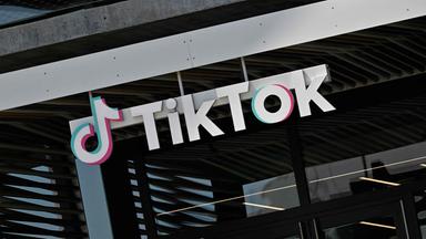 Das TikTok-Logo ist am Gebäude des Unternehmen im kalifornischen Culver City zu sehen.