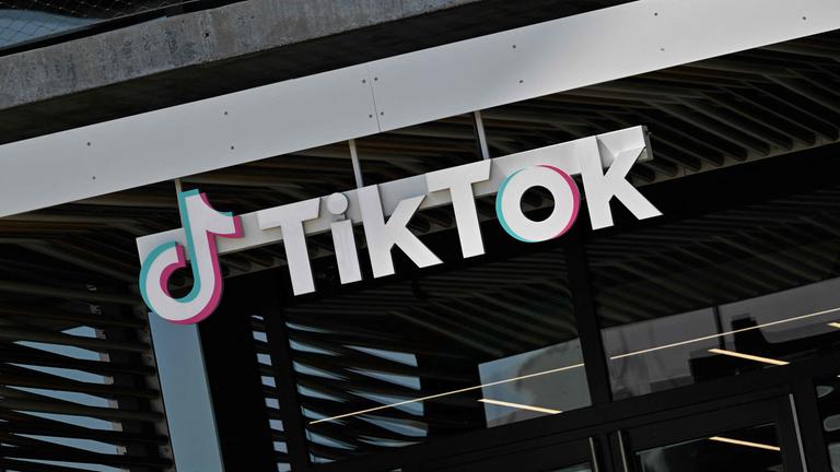 Das TikTok-Logo ist am Gebäude des Unternehmen im kalifornischen Culver City zu sehen.