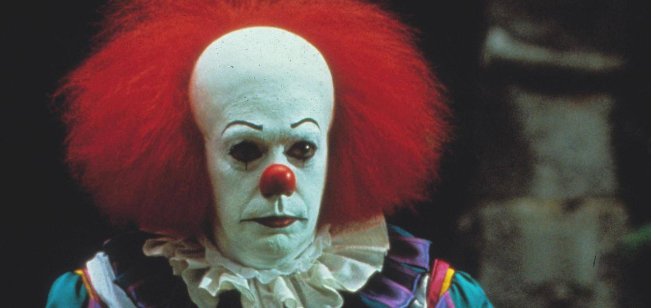 Tim Curry als "Pennywise"