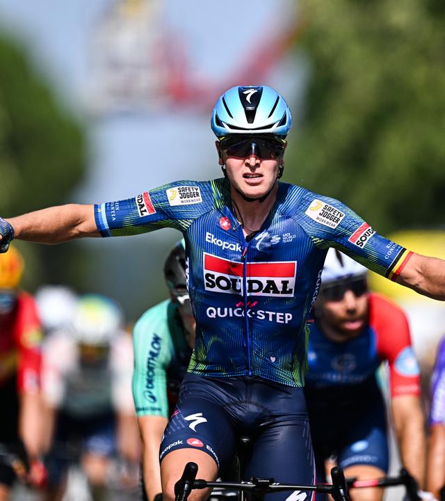 Tim Merlier gewinnt auch die 12. Etappe der 113. Tour de France.