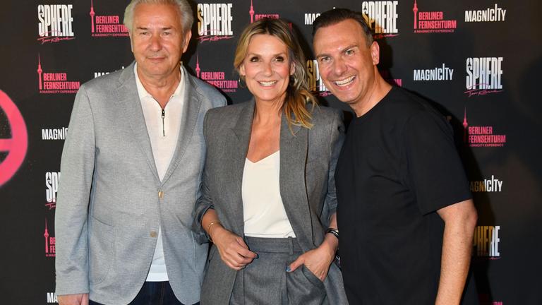 Berlin bekanntester Spitzenkoch und Gastronom Tim Raue mit Klaus Wowereit und Kim Fisher (Kerstin Poetke),