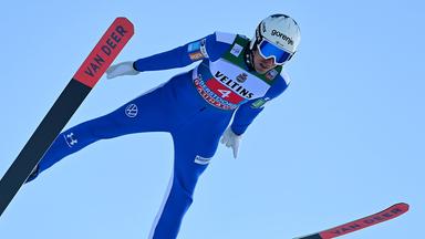 Timi Zajc (Slowenien) beim Sprung zum Auftaktspringen der 74. Vierschanzentournee am 29.12.2025 in Oberstdorf.