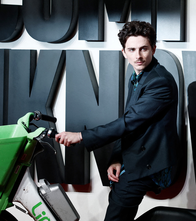 Timothée Chalamet auf Fahrrad