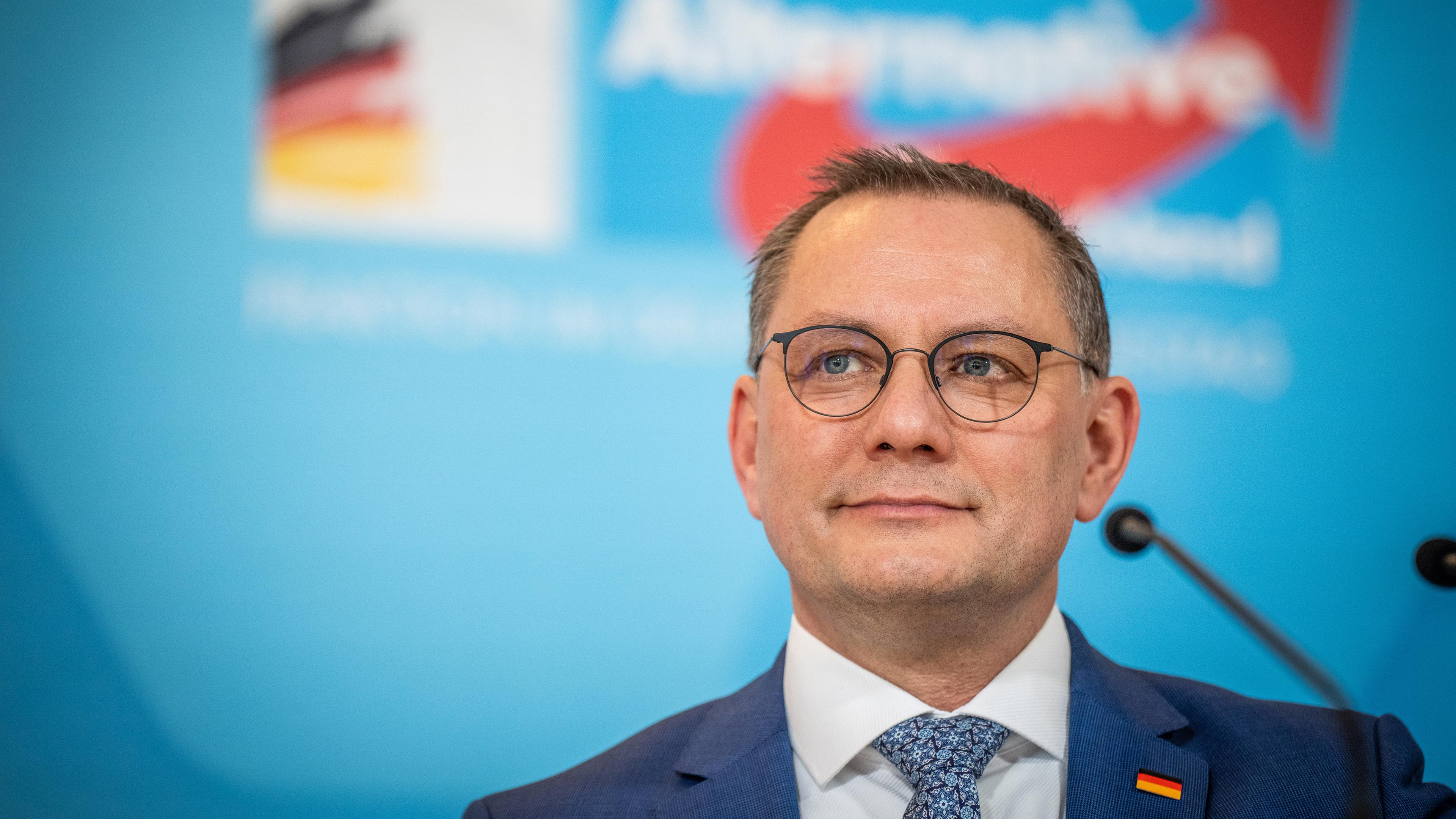Tino Chrupalla, AfD-Bundesvorsitzender und Fraktionsvorsitzender der AfD, nimmt an einem Pressestatement vor Beginn der AfD Fraktionssitzung teil. 