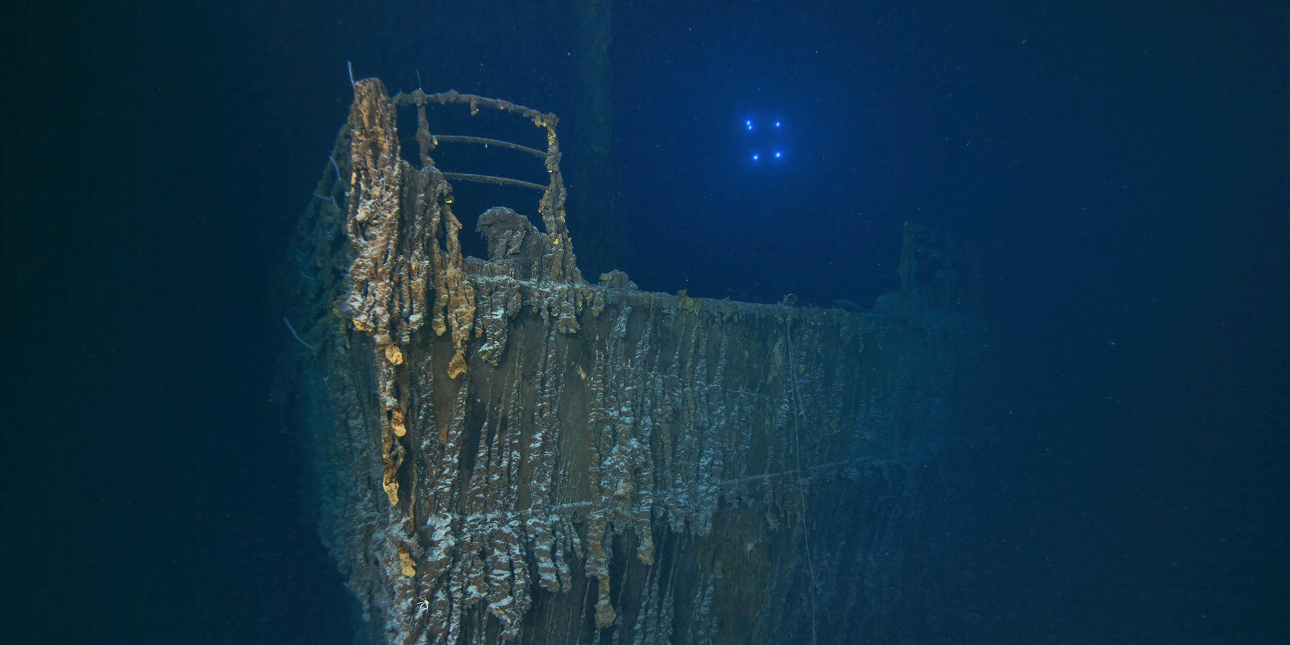 Dieses von der RMS Titanic Inc. veröffentlichte Bild zeigt den Bug der Titanic mit einem großen Teil der fehlenden Decksreling, aufgenommen am 01.09.2024