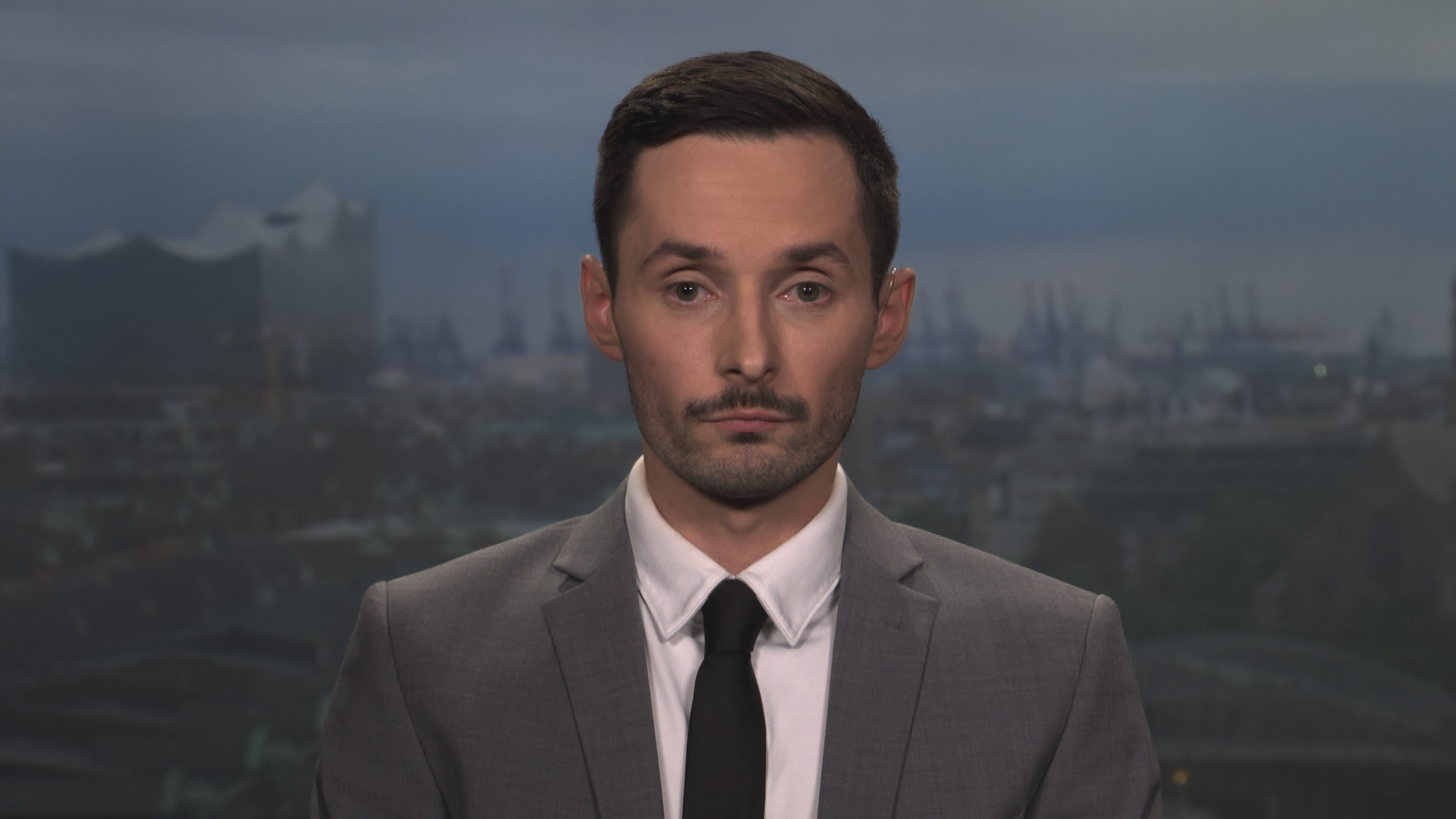 Militärexperte Hendrick Remmel im Interview mit ZDFheute live