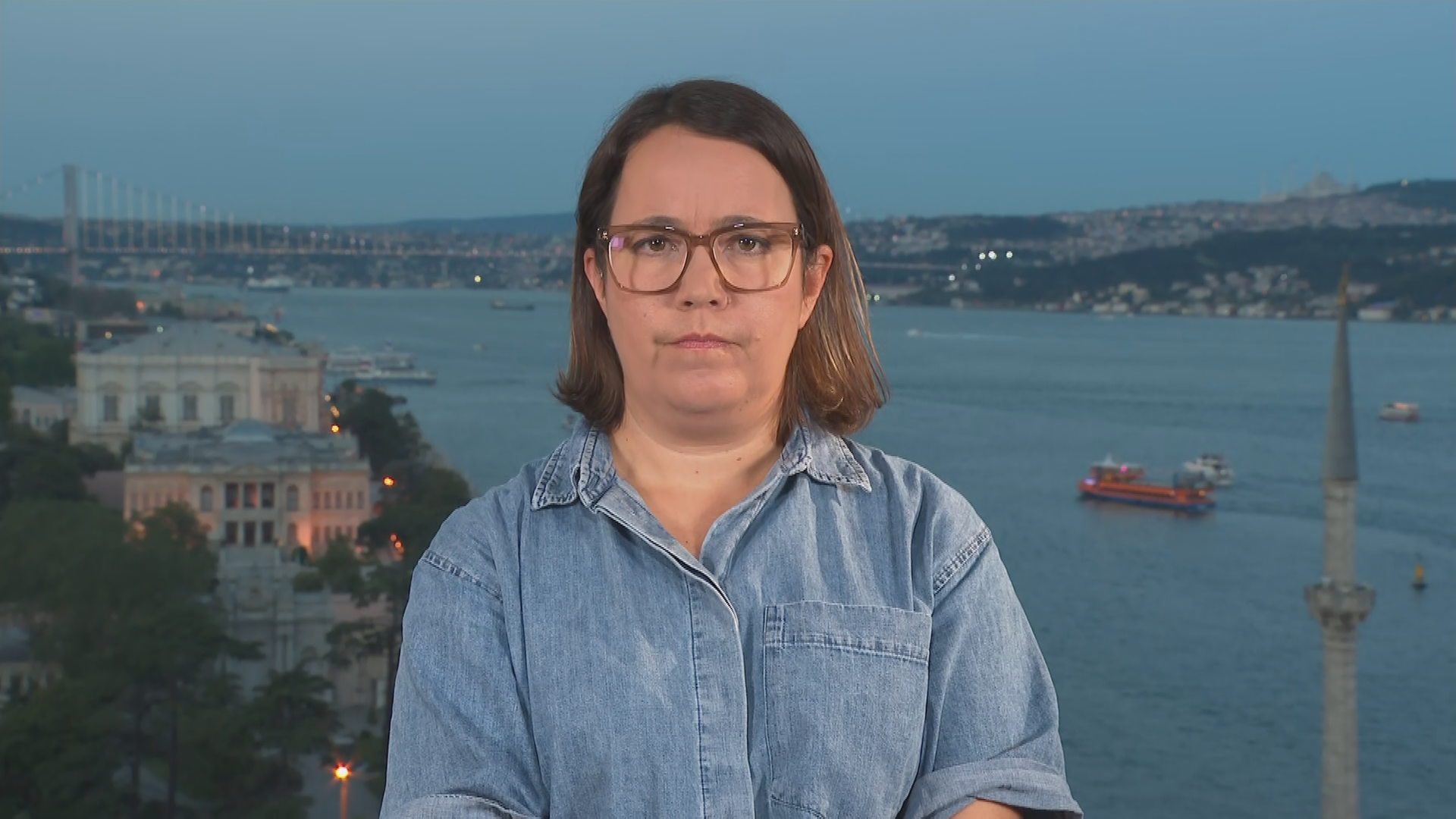ZDF-Korrespondentin Phoebe Gaa im Interview mit ZDFheute live