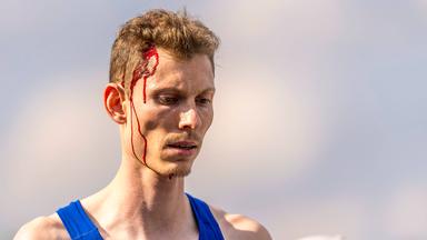 Der deutsche Leichtathlet Tobias Potye mit einer Wunde am Kopf nach seinem Hochsprung bei den deutschen Meisterschaften in Wattenscheid