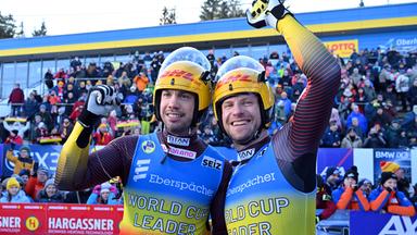 Tobias Wendl und Tobias Arlt bejubeln den EM-Titel im Doppelsitzer in Oberhof