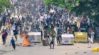 Studenten in Bangladesch bei einer Demonstration.
