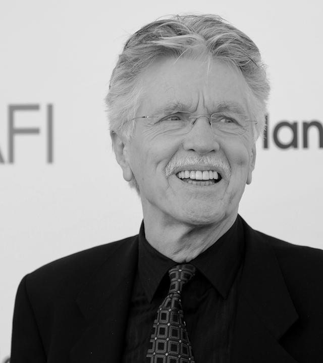 Auf dem Bild zu sehen ist Tom Skerritt bei einer Award-Verleihung 2012.