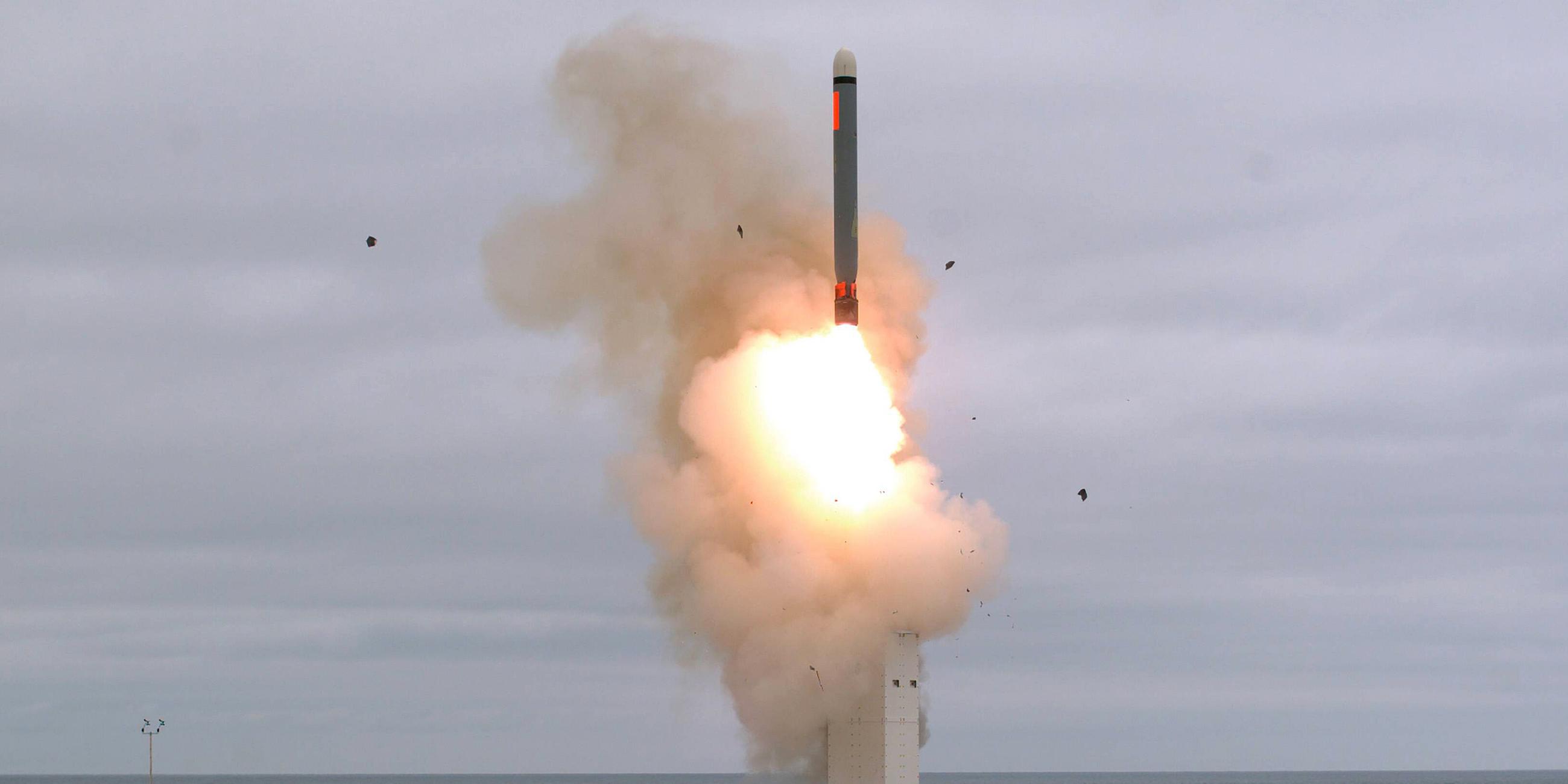 Archiv: Am 18. August 2019 führte das Verteidigungsministerium auf San Nicolas Island, Kalifornien, einen Flugtest einer konventionell konfigurierten bodengestützten Marschflugkörper durch. 