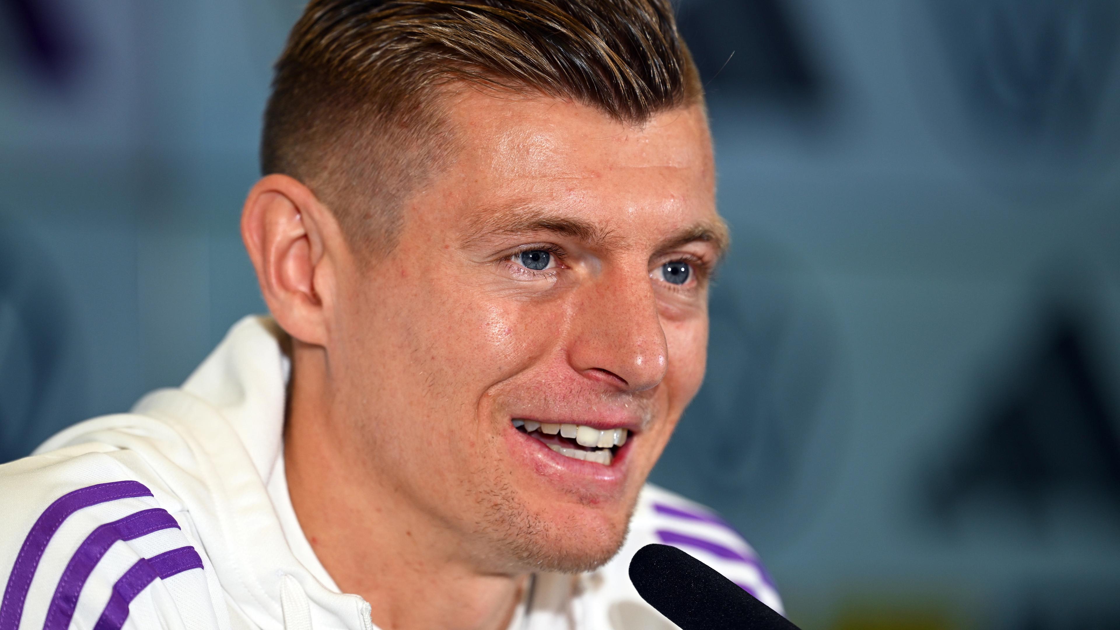 Nationalspieler Toni Kroos spricht auf der Pressekonferenz am 19.03.2024.