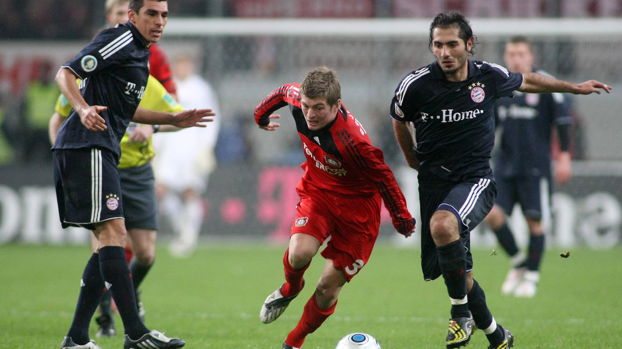 Leihe nach Leverkusen von Januar 2009 bis Juli 2010; 4:2-Sieg im DFB-Pokal gegen Bayern München 2009